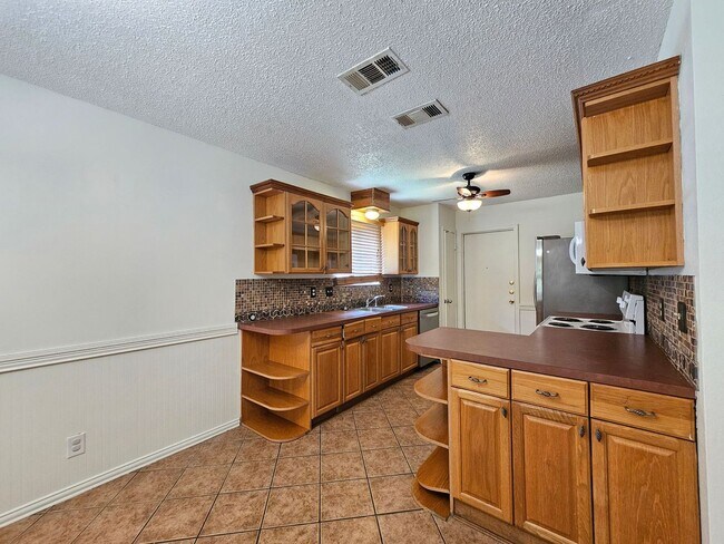 Building Photo - 3201 Paintrock Dr