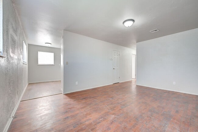 Building Photo - 1528 SE 49th Terrace