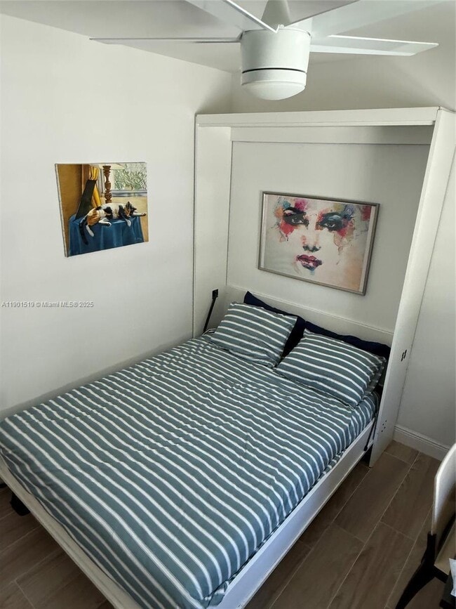 Building Photo - 1637 SE 1st St