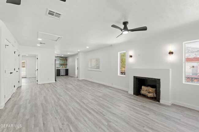 Building Photo - 3221 N Stanton St
