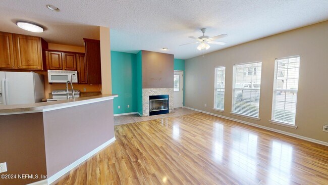 Building Photo - 211 Jardin De Mer Pl