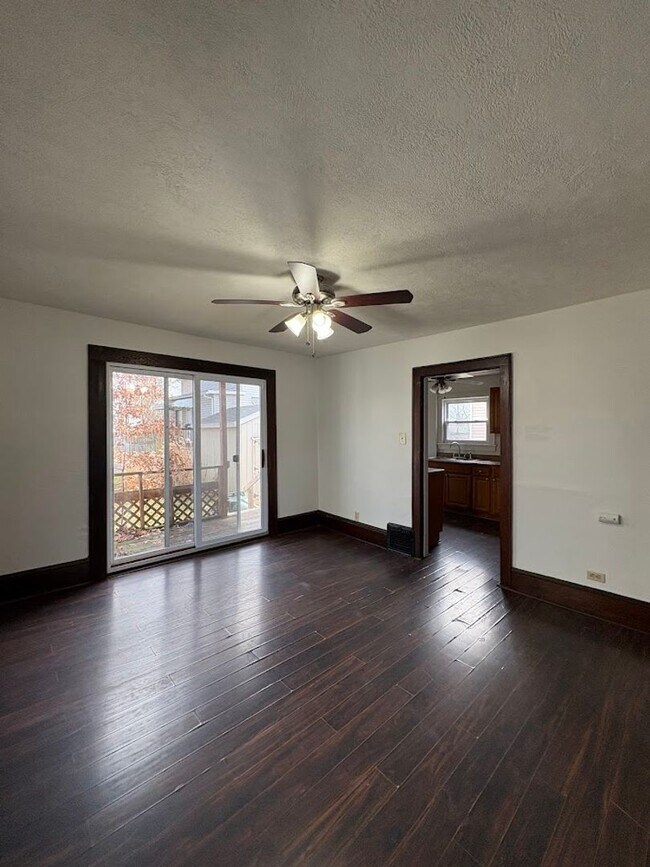 Building Photo - Large three bedroom one bathroom home for rent