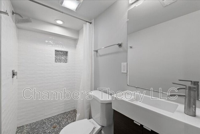 Building Photo - 1273 Oates St NE