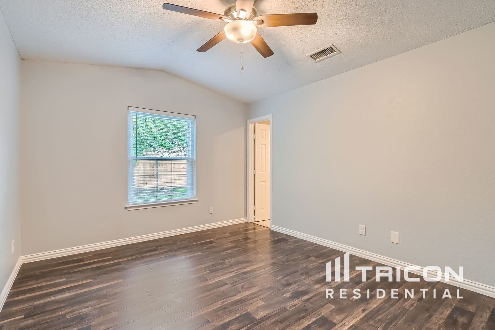 Building Photo - 202 Colony Dr