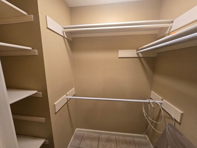 Building Photo - Condo