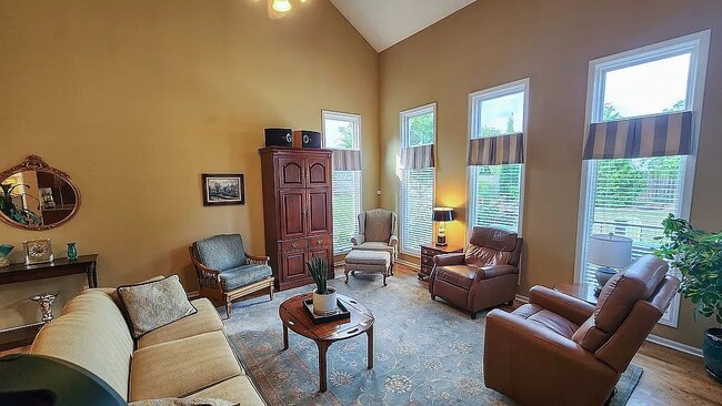 Building Photo - 3728 SW Stonybrook Dr