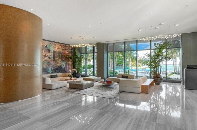 Building Photo - 460 NE 28th St