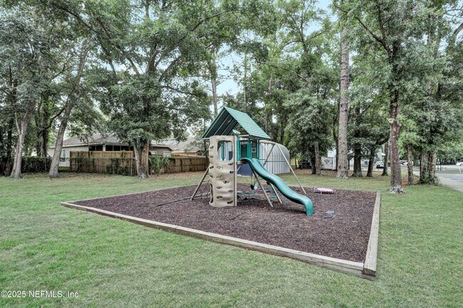 Building Photo - 10825 Key Haven Blvd