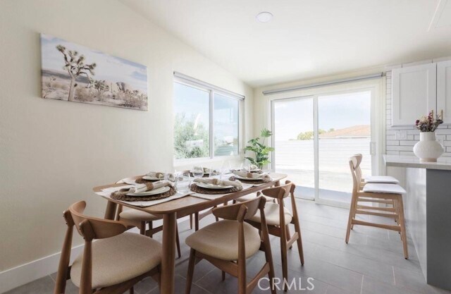 Building Photo - 61495 La Jolla Dr