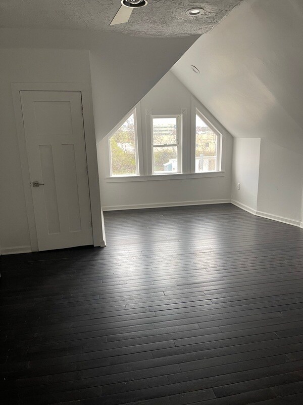 Building Photo - 2832 Stanton Ave