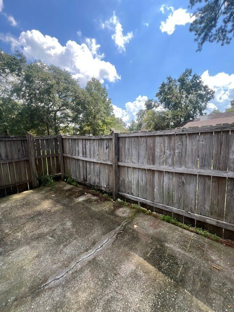 Building Photo - 905 E Estates Blvd