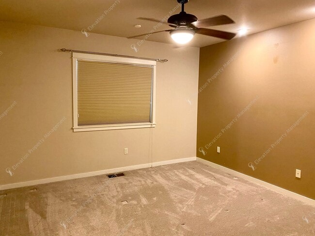 Building Photo - 3-Bedroom Home with RV Parking