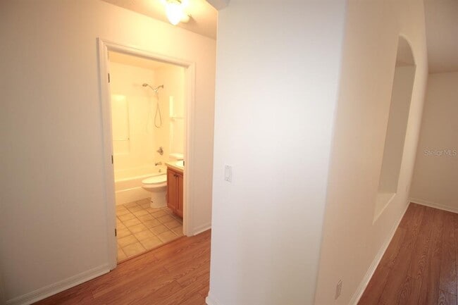 Building Photo - 4 Whee Pl