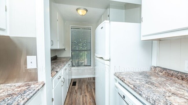 Building Photo - 214 New Grade Rd