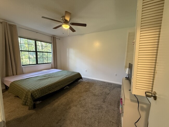 Building Photo - 151 Holland Park Cir