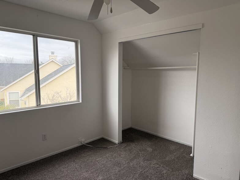 Room 2 upstairs east facing - 1253 Ravenshoe Way