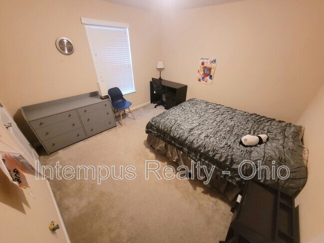 Building Photo - 6130 Brandon Dr