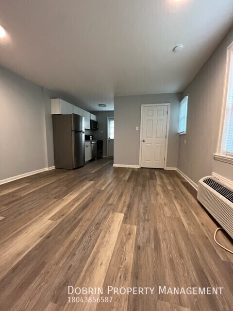 Building Photo - 1719 Blair St
