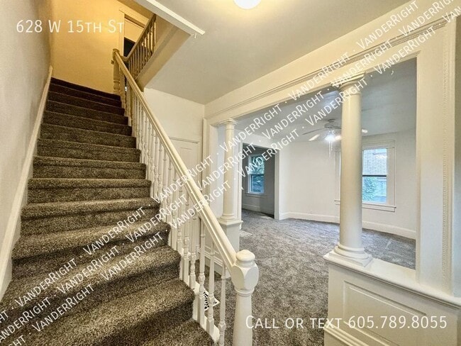 Primary Photo - 628 W 15th St