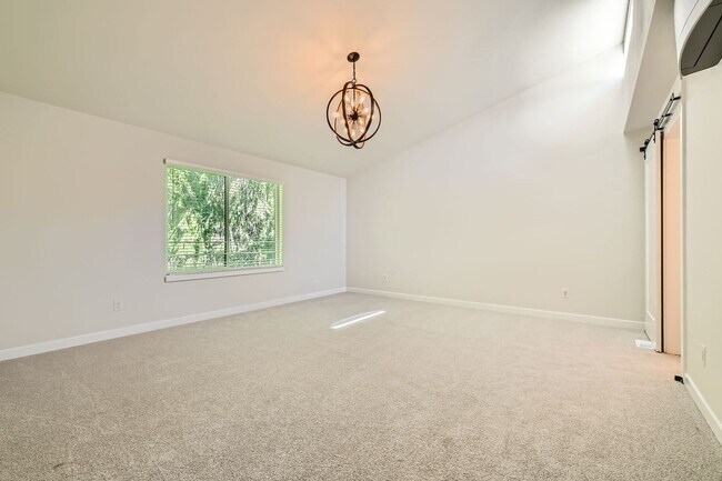 Building Photo - Newly Remodeled 3Bed/3Bath Home in the Hea...