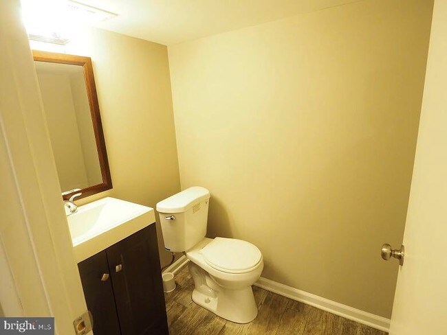 Building Photo - 7065 Eastbrook Ave