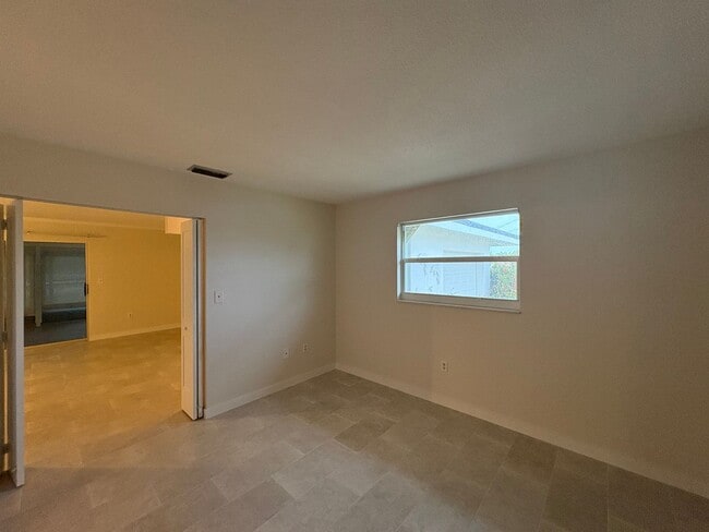 Building Photo - 210 Delido Ct