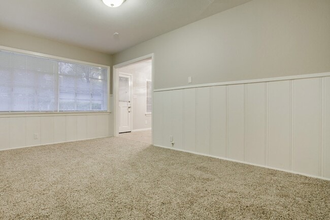 Building Photo - 6514 Winton St