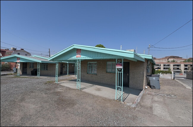 Building Photo - 810 Heisig Ave
