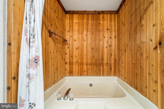 Building Photo - 113 Spring Ln