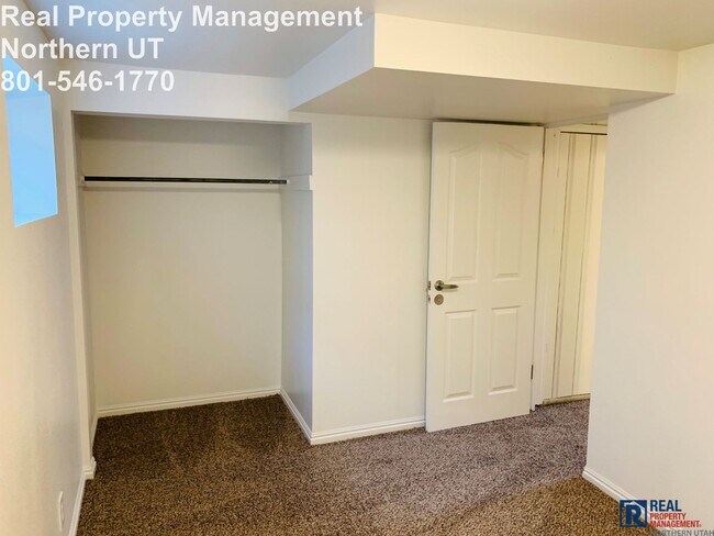 Building Photo - 4 Bedroom 2 Bath Ogden Home Available Now!