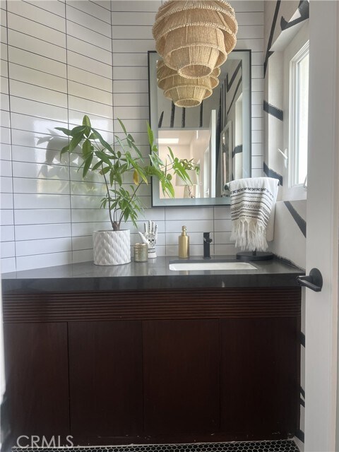 Building Photo - 610 9th St