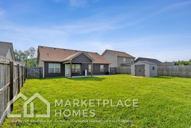 Building Photo - 702 Jim Brown Dr