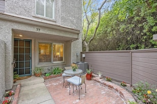 Building Photo - 77 Via Colinas
