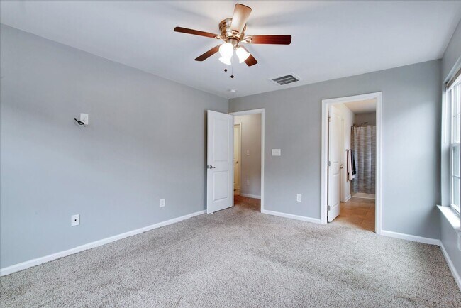 Building Photo - 118 Emma Rose Ct