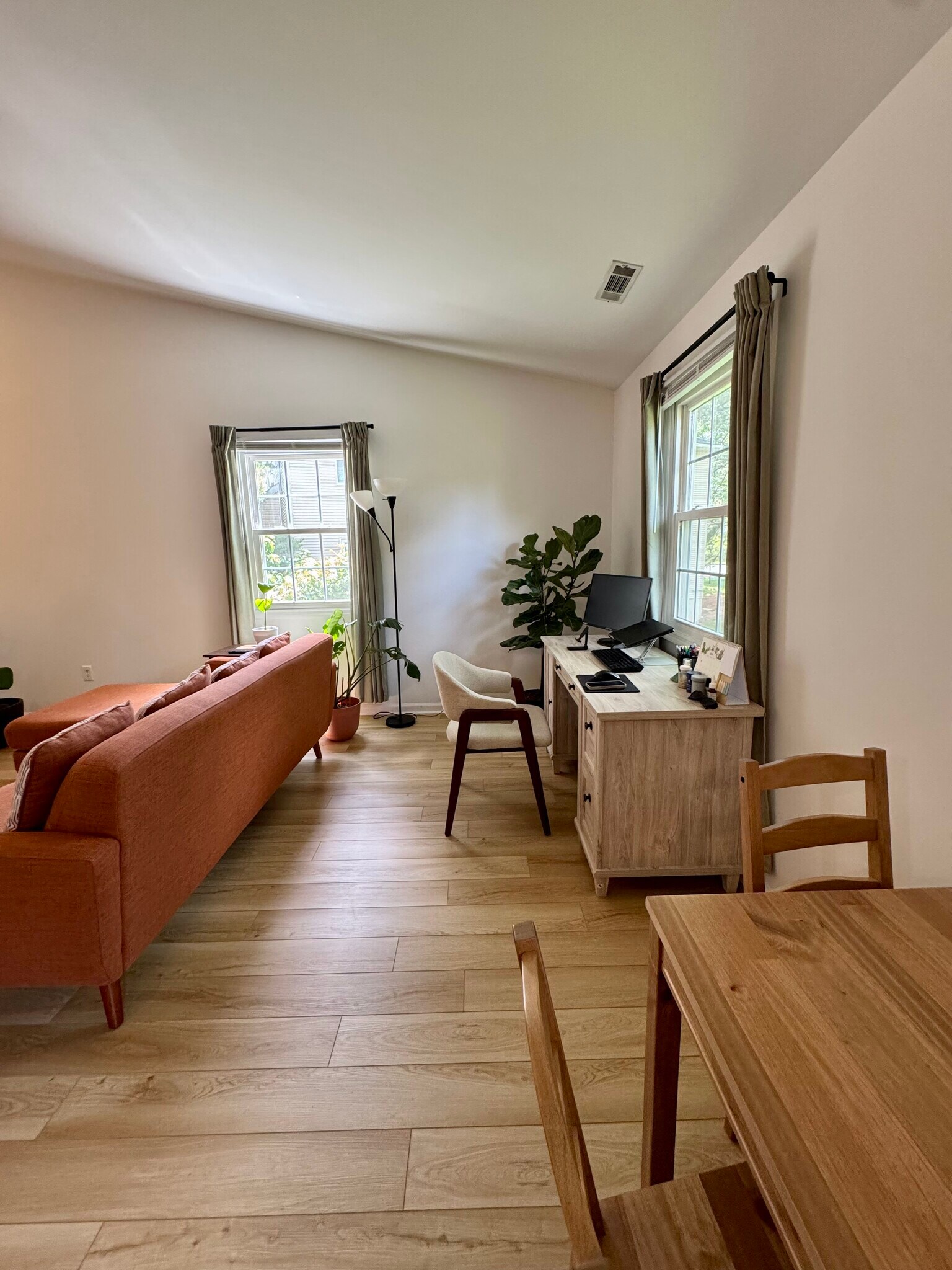 Building Photo - 602 Maplewood Ave