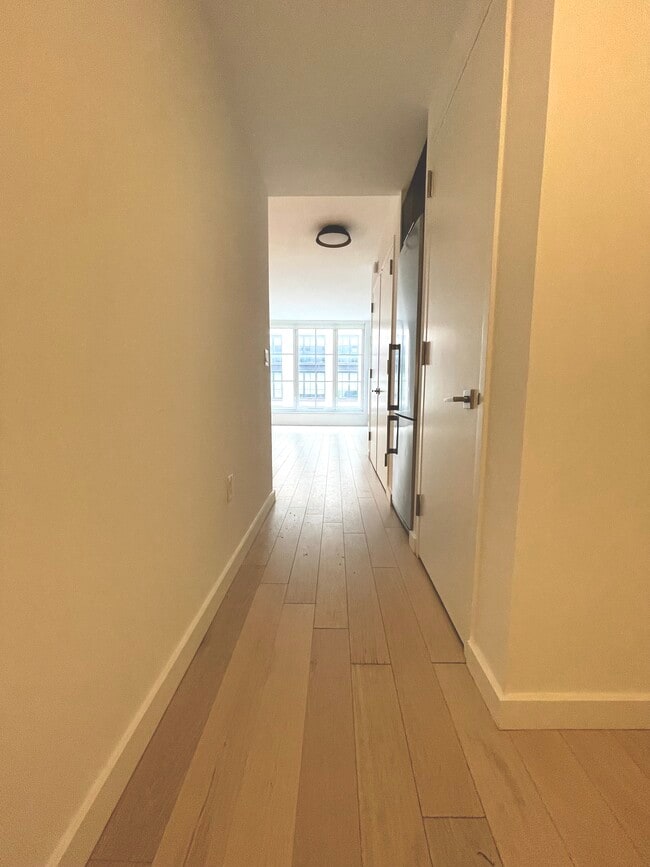 Interior Photo - 535 W 43rd Street