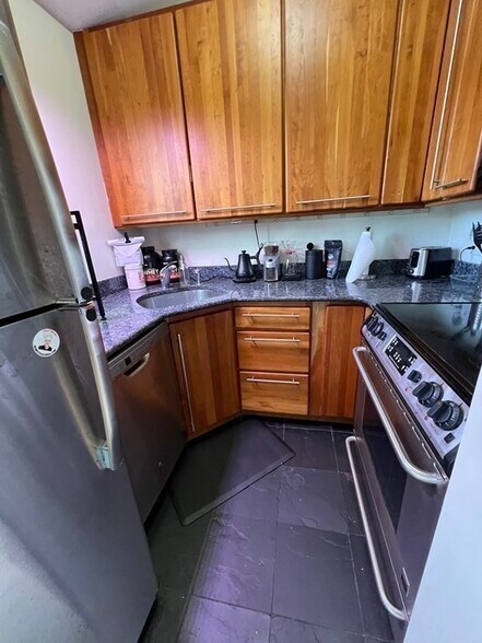 Building Photo - 477 Beacon St