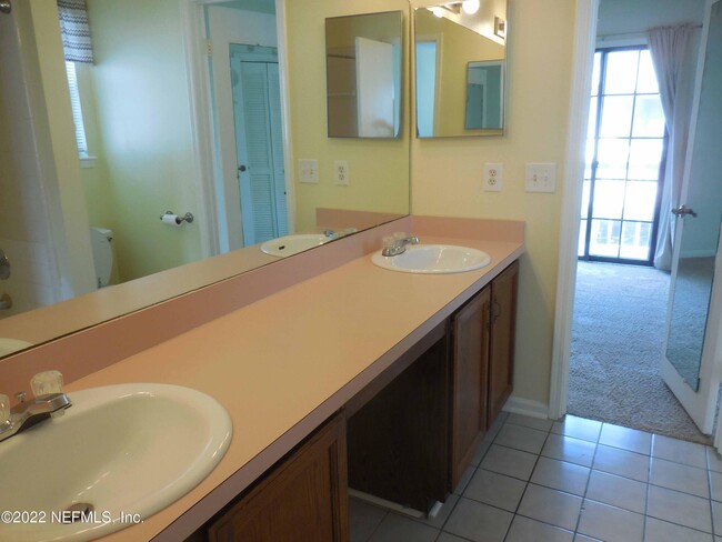 Building Photo - 2074 2nd St S