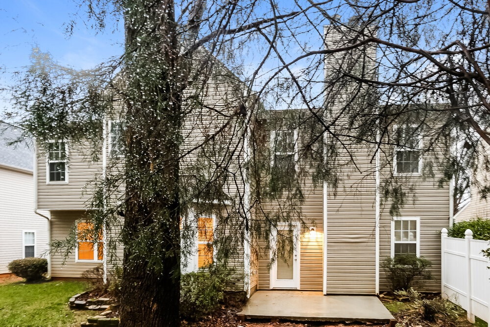 Building Photo - 5112 Kiev Dr