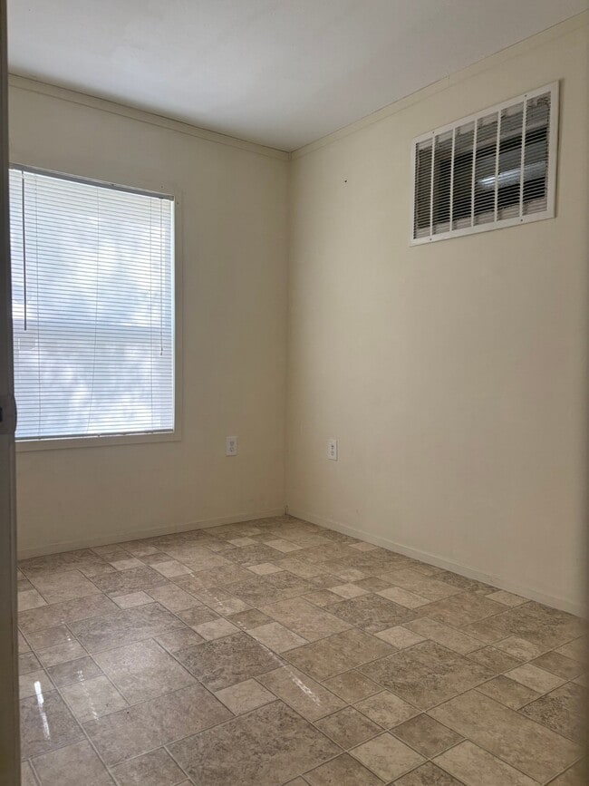 Building Photo - 17025 Wellborn Rd