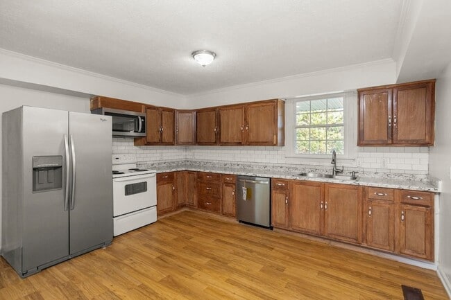 Building Photo - 5100 Colemont Dr