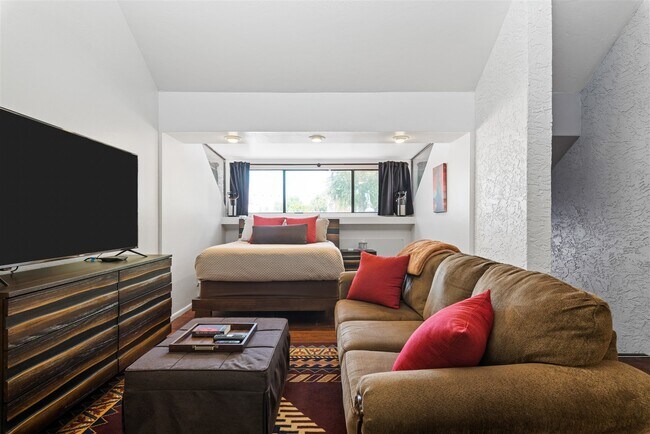 Building Photo - 4165 N Craftsman Ct