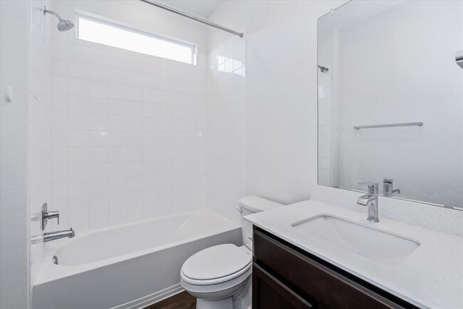 Building Photo - 3020 Louris Ln