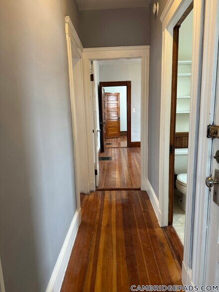 Building Photo - 32 Cedar St