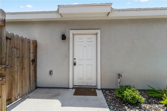 Building Photo - 17 Kentucky St