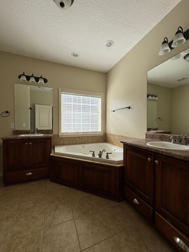 Building Photo - Valley Chase Subdivision!