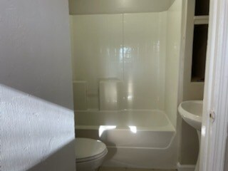 Building Photo - 101 W 57th St