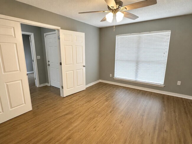 Building Photo - 2155 Hagood Loop