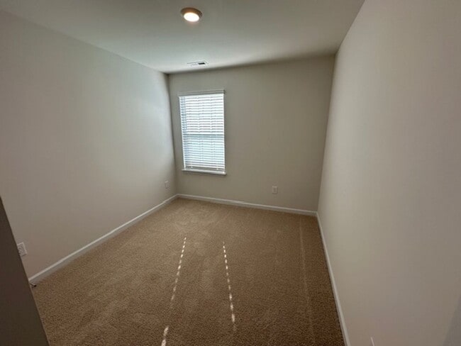 Building Photo - Graham