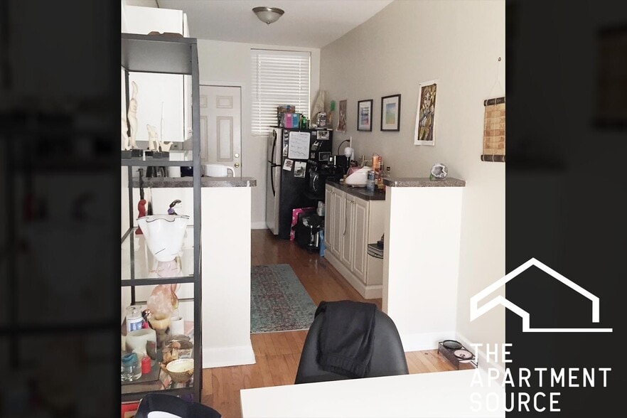 Building Photo - 732 W Roscoe St